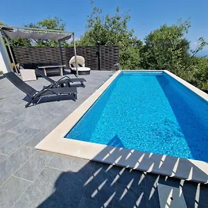 Lella Villa